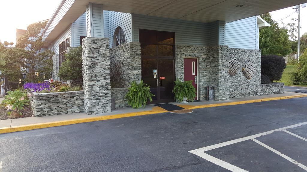 Americourt Hotel - Mountain City Exterior photo